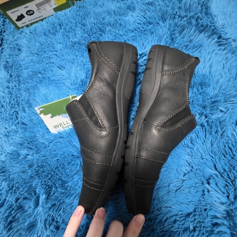 Earth Origins Tasha Leather Slip On Shoes NWT Womens Size 10 Wide - Picture 5 of 11
